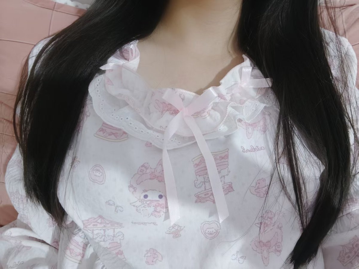 0GentleDevil0's tweet photo. 带着女儿一起，祝大家国庆快乐～ #日常 #主奴 #假期愉快 https://t.co/KS723Qu07N