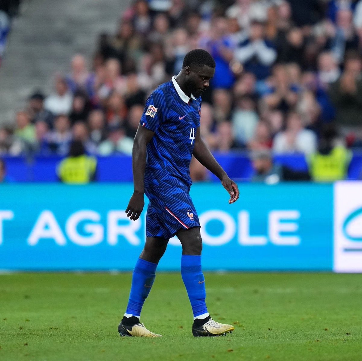 ActuFoot_'s tweet photo. 🚨 OFFICIEL ! DAYOT UPAMECANO 🇫🇷 QUITTE LE RASSEMBLEMENT DES BLEUS CE SAMEDI MATIN ! 👋

Suspendu face à la Belgique 🇧🇪, il retourne à Munich dans son club. https://t.co/bUl74GKpqL