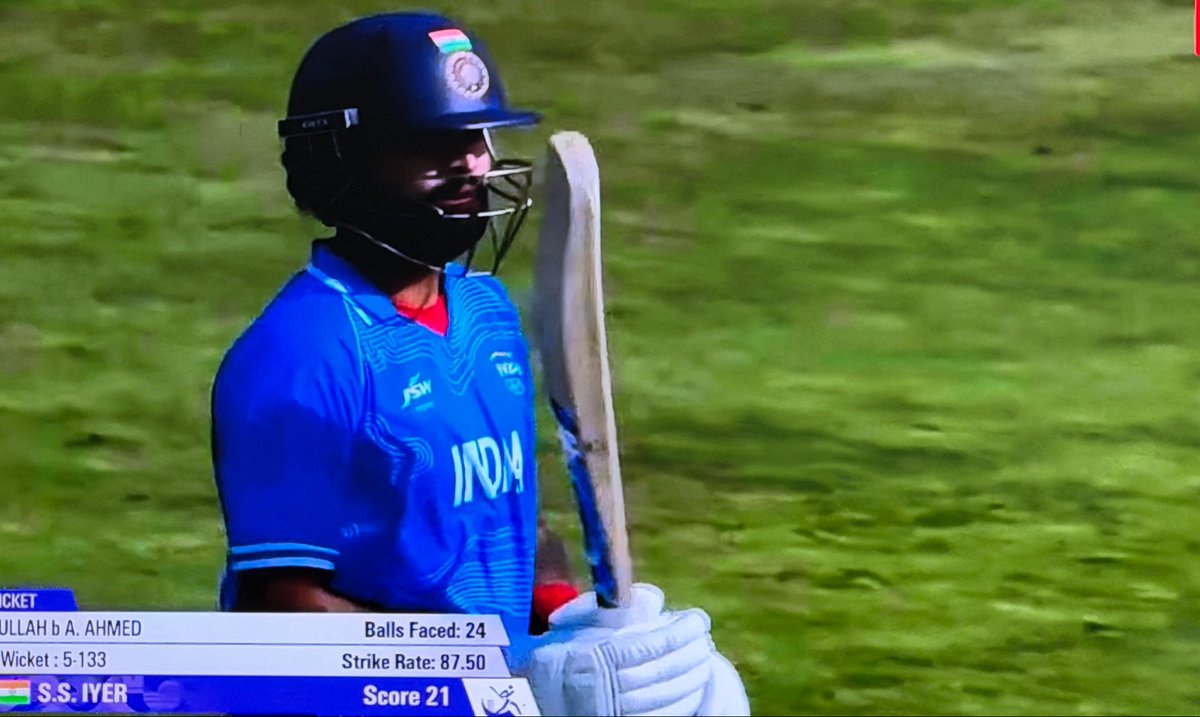 _Break_Free___'s tweet photo. @ShreyasIyer15 He thinks he's the Kohli of Indian innings 😂

This joker sneakes out a single, makes batting look so dificult, as if Indian team was  reeling under pressure and he's playing that proverbial sheet achor role😭

Innings after innings, Iyer is killing the momentum the likes of Abhisheks and Suryavanshis provide within the powerplays. If this guy had to rule out every possibilities of scoring fast with a negative approach, why is he even jumping in to bat in a batting line-up which bat deep down to No.8 or 9? 

The  target today could have easily been  240+, had it been not for those overs Iyer wastes in the middle with that "taking the team out of the trouble" kind of approach, when he just had to read the dynamics of the game and act accordingly
