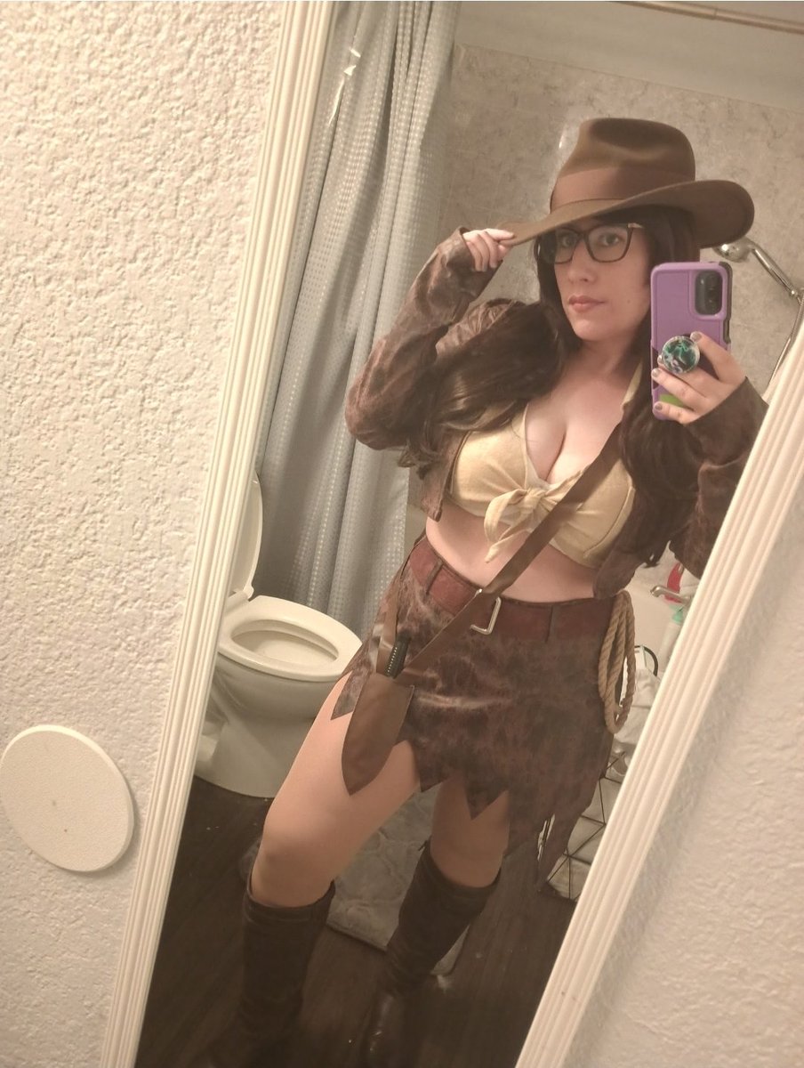 ChrissyCosplay_'s tweet photo. Indiana Jones one of my favorite characters of all time. https://t.co/cZjIxMpNty