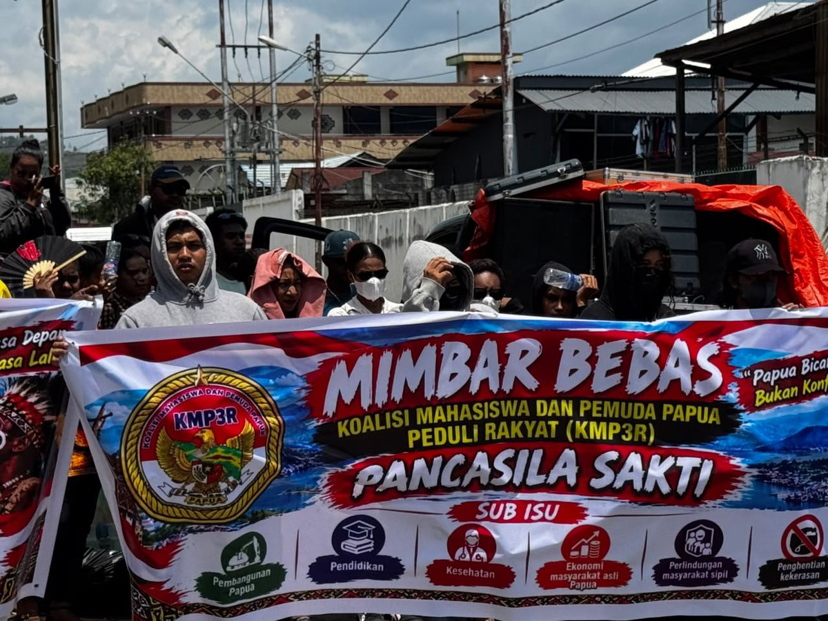 amelalmera_'s tweet photo. Hari Kesaktian jadi bukti loyalitas pemuda Papua pada merah putih. Ini rumah bersama kita semua! 🇮🇩
#PapuaJagaPancasila #PapuaSetiaNKRI https://t.co/GWl52pRRtB