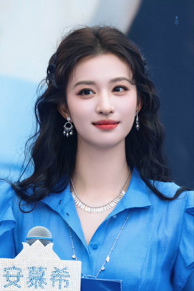 C_EntWomen's tweet photo. Wang Churan attends Anmuxi brand event

[ #WangChuran #王楚然 ] https://t.co/3VGW7Baiwl