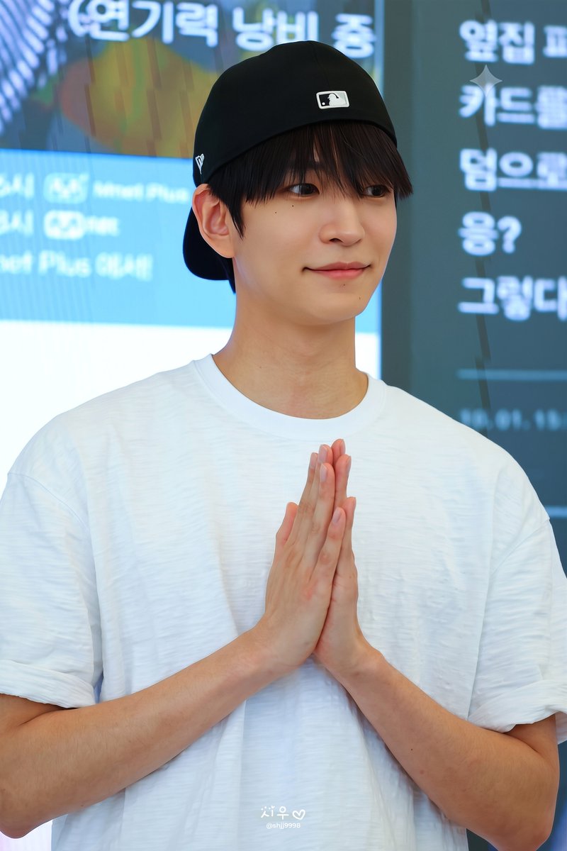 shjj9998's tweet photo. 261002 광고이벤트

#차선형 #ChaSunHyu https://t.co/mGiv0k5aXk