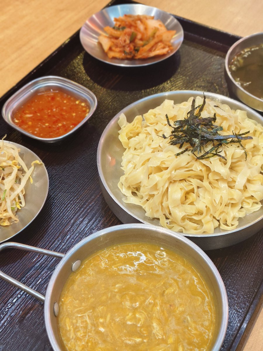 PKitsamoej9164's tweet photo. ตามมากินแล้วนะคะ เสาร์ก่อนติดน้ำท่วมมม🤣

KaoKaoBom สยามแสควร์ วัน ชั้น 4 เซทอาหารราคาดีมาก 199 บาท บะหมี่มันปูอร่อยนัวมาก ปูเยอะเลยค่ะ เซทหมูสามชั้นจุกๆ เกือบกินไม่หมดค่ะ🫰 https://t.co/P0ll6yL2xH