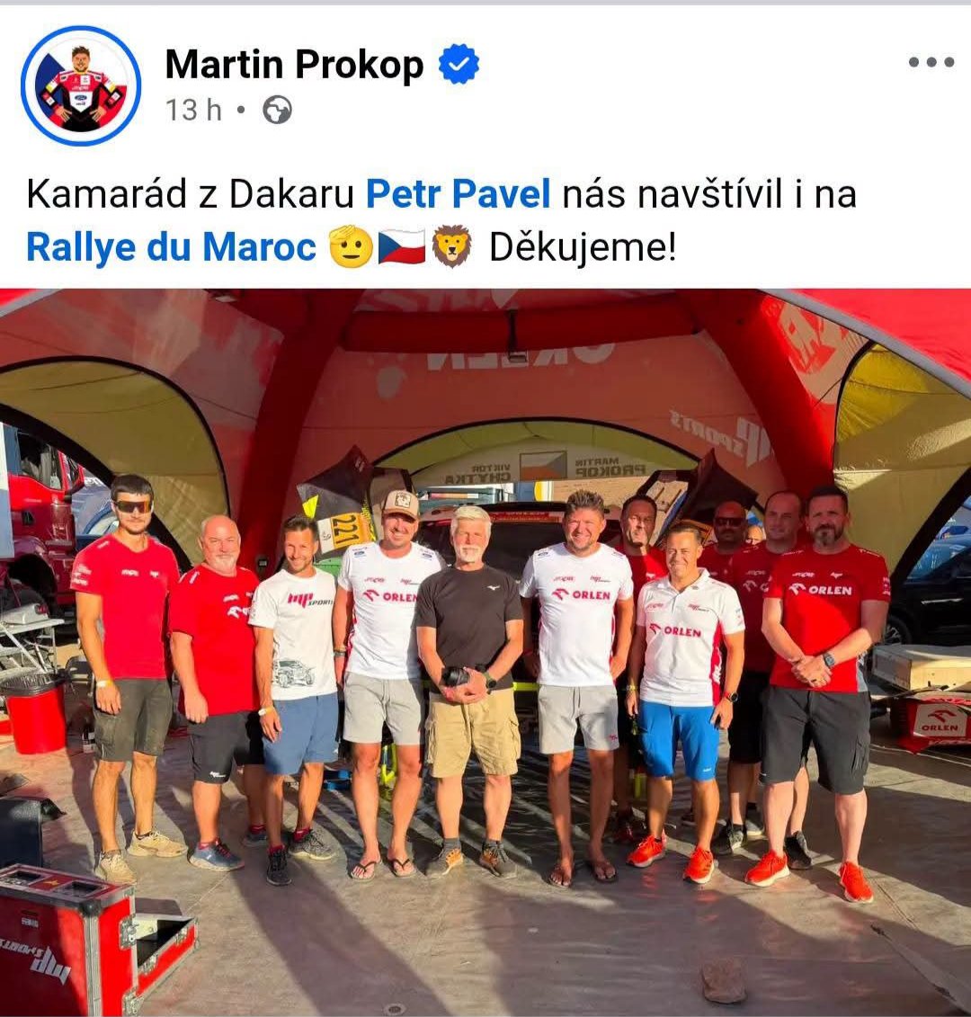 Michal73287034's tweet photo. Pavel předvádí aroganci moci v přímém přenosu. Nebo že by nastupující demence? Jak jinak si vysvětlit, že zkušený zážitkový prezident není schopný zkoordinovat asi víc než desátou letošní dovolenou s termínem voleb, který sám vyhlásil? Snad mu to přítel po boku Kolář neudělal schválně?

To je tak, když je Dakar přednější než volby, ve kterých by měl, jako hlava státu, jít příkladem. Doufám, že tahle vystřelená prázdná nábojnice prosere příští prezidentské volby s plnou parádou.