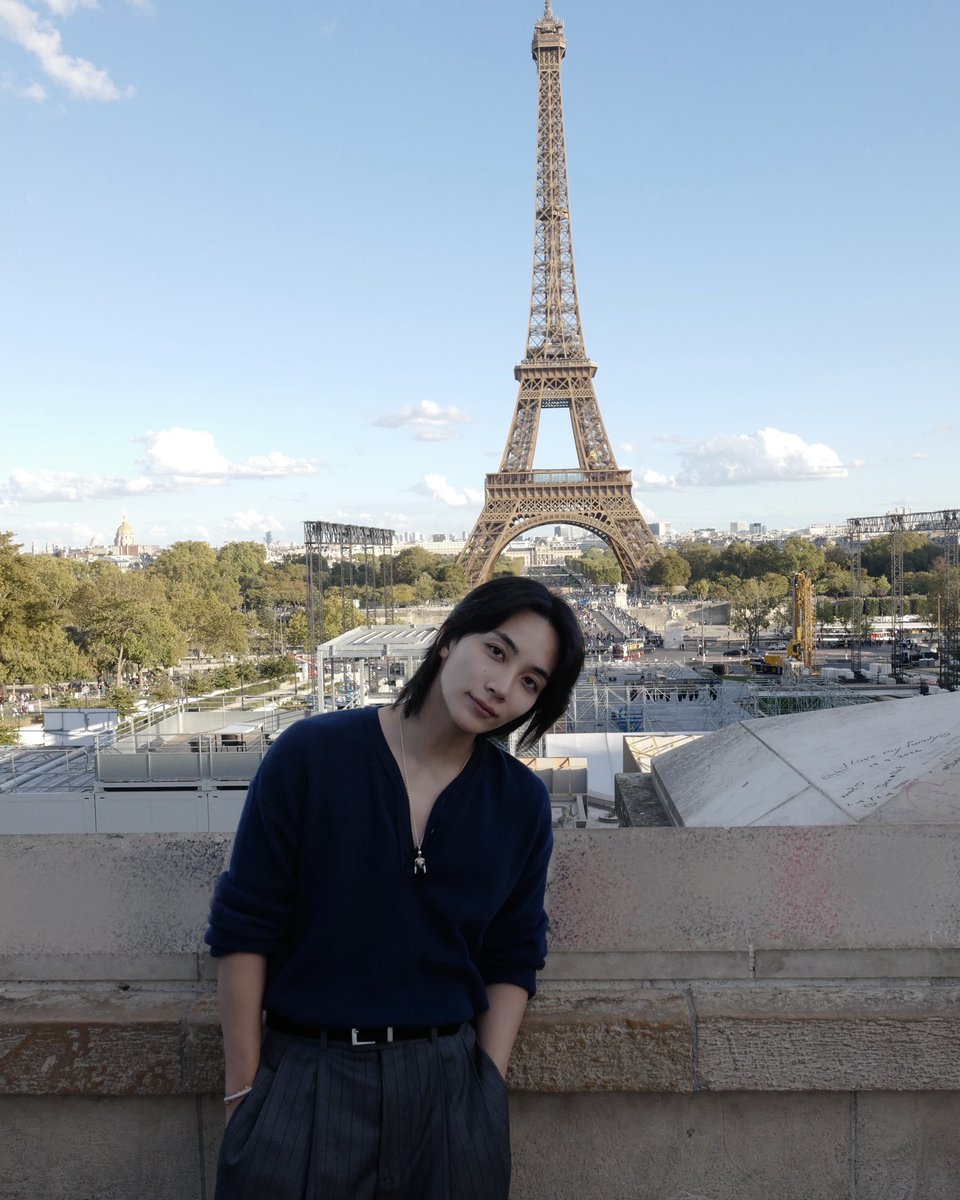 minghaocheoI_'s tweet photo. pretty jeonghan in paris ✨🤍 https://t.co/OrVbnkd7g0