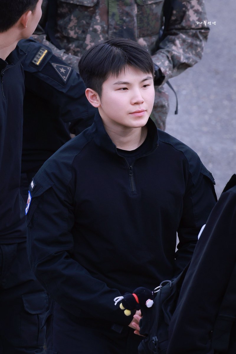 seventeen_1234_'s tweet photo. #세븐틴 #우지 
#이지훈 #seventeen 
#woozi #李知勋 #ウジ

261003 계룡군문화축제 https://t.co/BFSnOuJG44