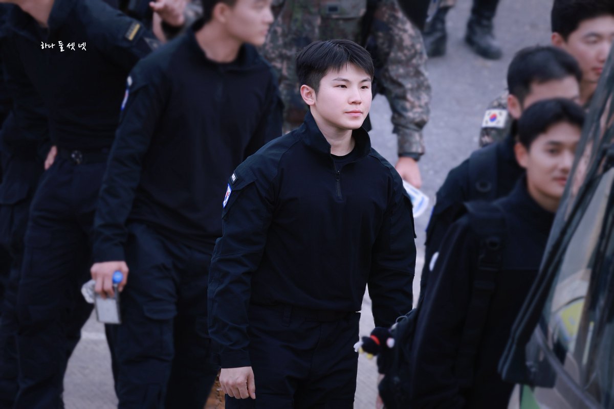 seventeen_1234_'s tweet photo. #세븐틴 #우지 
#이지훈 #seventeen 
#woozi #李知勋 #ウジ

261003 계룡군문화축제 https://t.co/BFSnOuJG44