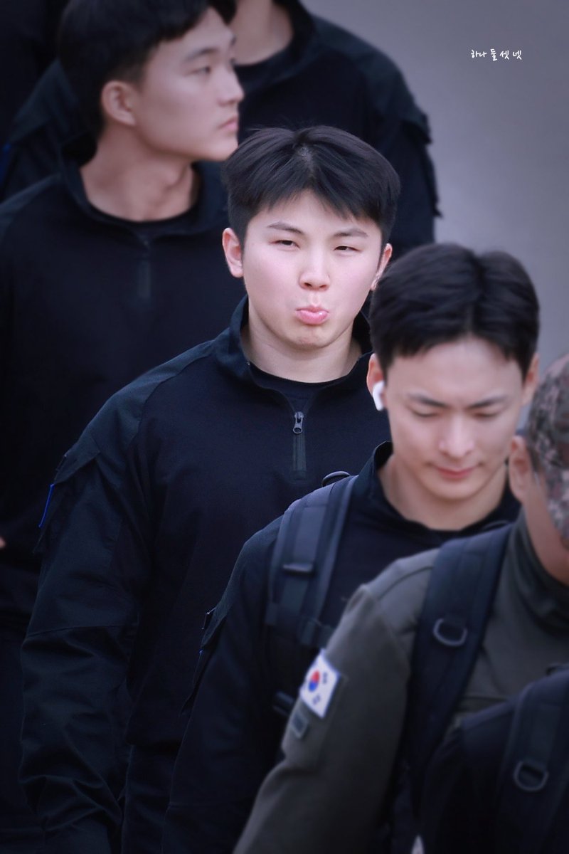 seventeen_1234_'s tweet photo. #세븐틴 #우지 
#이지훈 #seventeen 
#woozi #李知勋 #ウジ

261003 계룡군문화축제 https://t.co/ES8a44fzIC