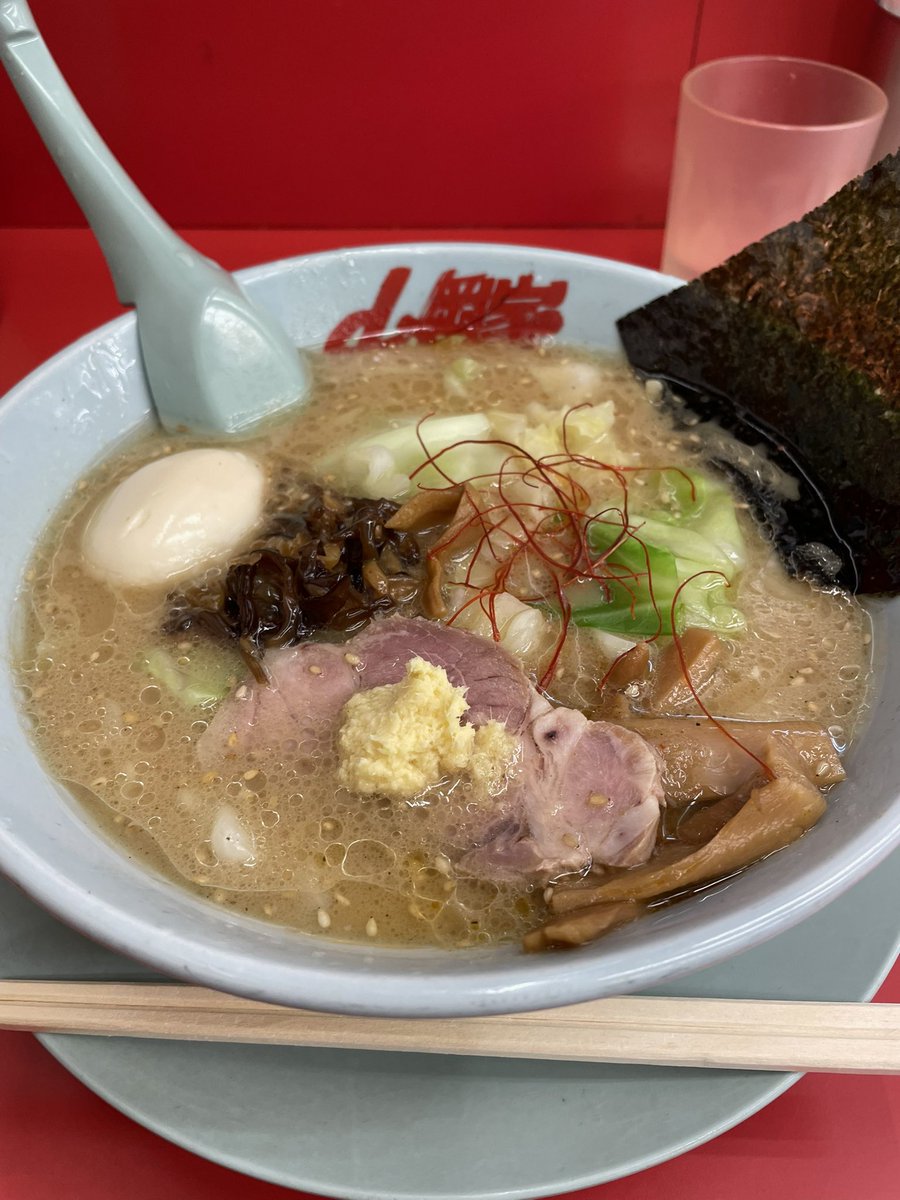 mukku_hitori's tweet photo. 山岡家の限定
濃厚白みそとんこつラーメン

たまごトッピング
しょうがが、うるさそうに座っていましたが、意外とそうでもないのが良かった☺️ https://t.co/TyQjm9I5u8