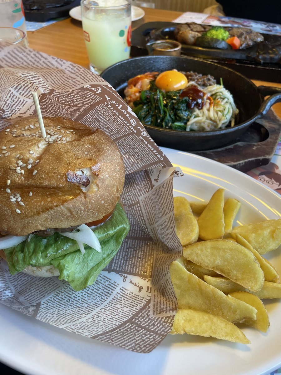 mina_pool's tweet photo. 最近はもはや写真すらない ʕᨦ https://t.co/Oi2zJF1FaT