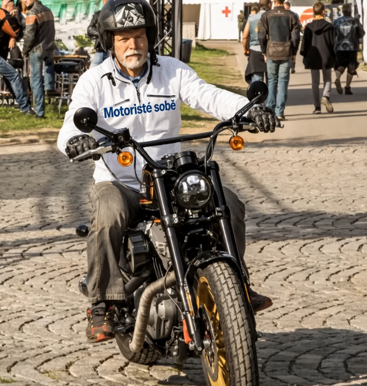 DenikPPaukner's tweet photo. Je to oficiální. Petr Pavel je Motorista tělem i duší

Politický marketing upadá. Mára Prchal v nejlepší formě by touhle dobou sjížděl prašan a vymýšlel u toho doslova geniální hesla. 

"V letošním komunále volí Motorky i prezident. A volí dobře." 

"Buď Motorista, jako Petr Pavel." 

"Jednou motorista, navždy Motorista." 

A už to jede. Koláže, videa, songy, memy... 

Jen škoda, že Mára vyhořel, Kuba Horák prodělal kóma a Martin Jaroš v Kataru vyrábí zmrzlinu. 

Šalom.