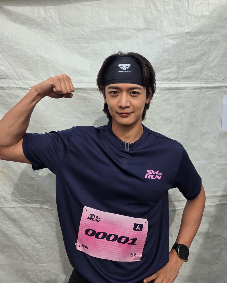 SHINee's tweet photo. 모두에게 큰 박수를🔥.

#MINHO #민호
#SHINee #샤이니 
#SMTOWNRUNCLUB https://t.co/yT0K21qs6s