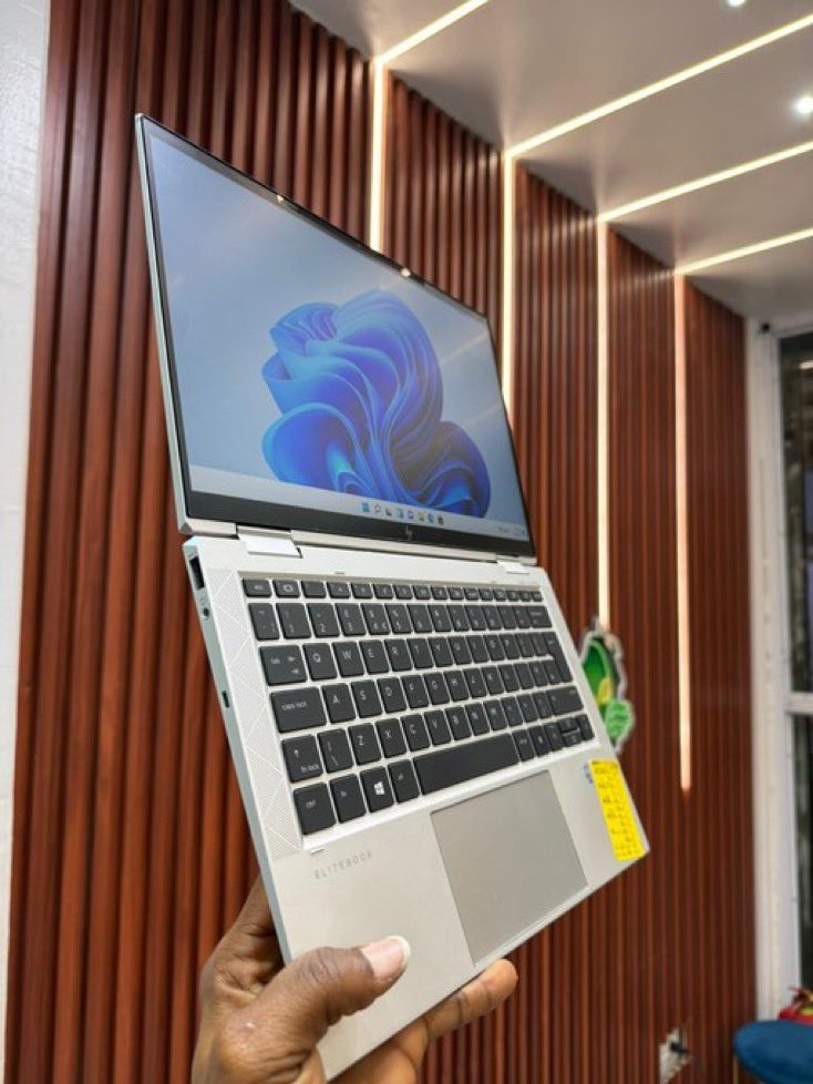 _khendrick's tweet photo. *HP ELITEBOOK 1030 G8*
Intel®️ core i5 11th gen vpro max turbo frequency
•13”3 inch
•Memory speed: 3200mhz
•16GB DDR4 Ram
•256GB SSD
•Graphics: intel UHD 620(8GB)
•USB Type C
•FHD display
•Keyboard💡
•Fingerprint
•Face ID
•TOUCHSCREEN
•Charger 🔌

Gh 5.5k
☎️0241636577 https://t.co/zXBreDm2Bu