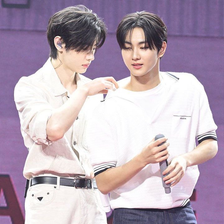 hoonssiren's tweet photo. them. https://t.co/2TYmNaDP9v