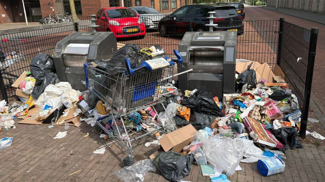 ocellmort's tweet photo. @Rainmaker1973 Unfortunately, that smart solution didn't result in cleaner cities ... https://t.co/7X73RiZSfx