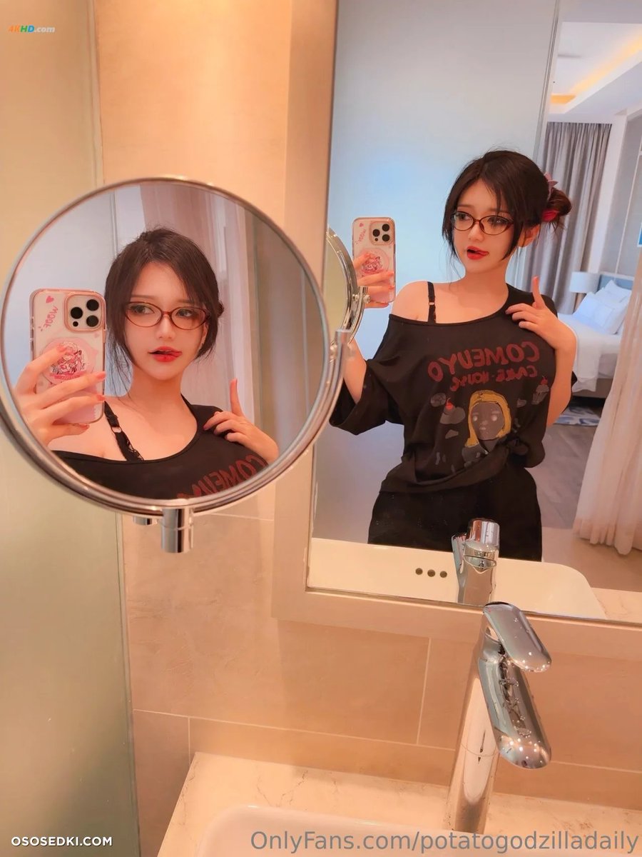FoolishThief's tweet photo. Akari after moving in with Sojiro and Futaba https://t.co/fhJKcKQWNM