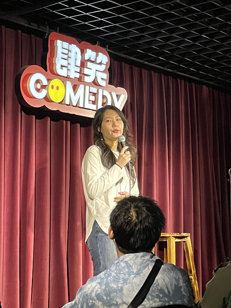 LunaWillisaax's tweet photo. Hoy en el show de stand-up! 3 temas que no te vas a creer: la cola en el supermercado, las excusas para no salir y por qué mi gato cree que soy su empleado. No te lo pierdas! https://t.co/PzuUQ0sdek