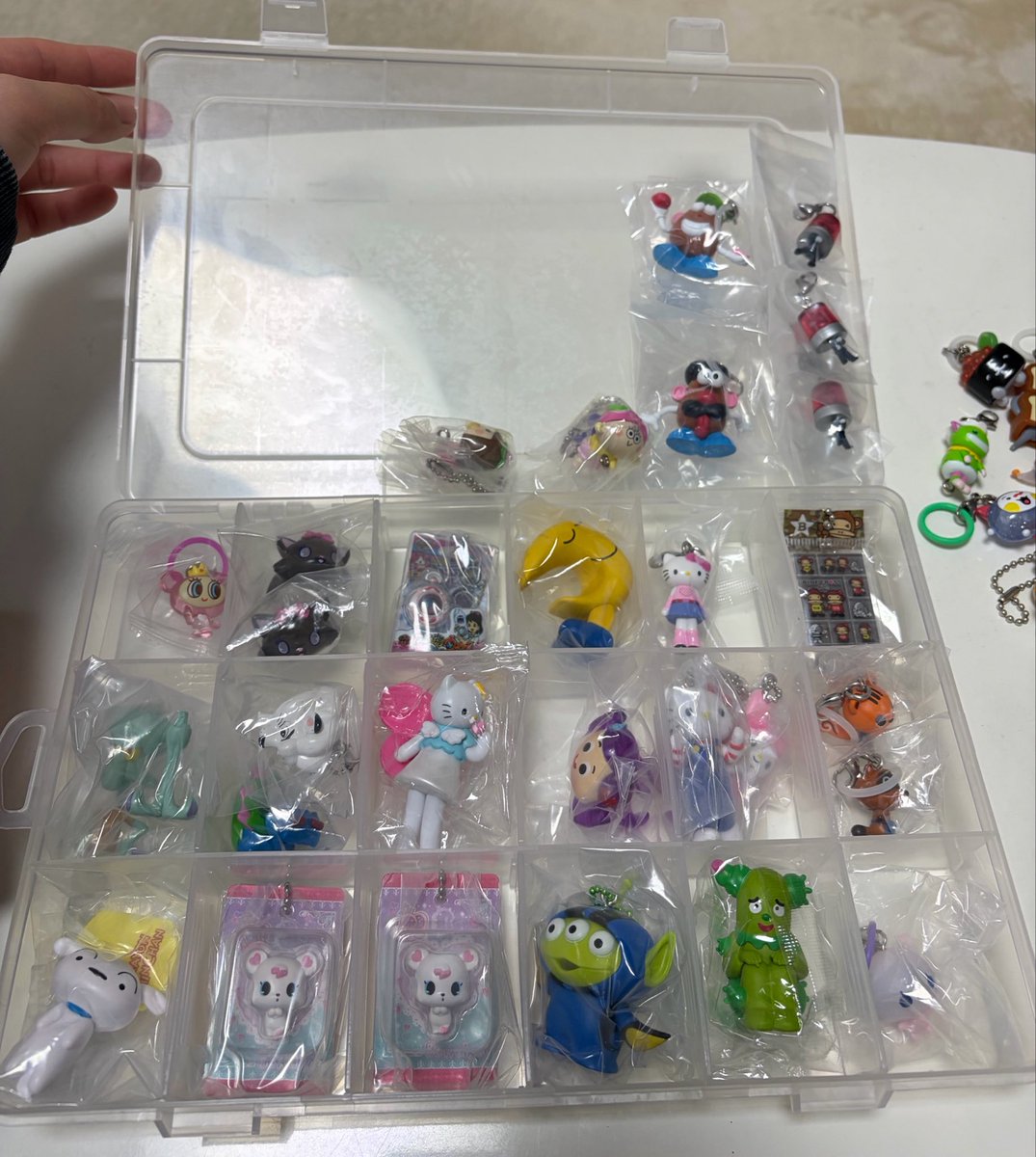 weiwo2o's tweet photo. ガチャガチャ　交換
譲画像　1.2枚目
求　なんでも検討
ジュエルペット　ディズニー　トイストーリー　みぃつけた　妖怪ウォッチ　はなかっぱ　など

郵送交換希望 https://t.co/Dp6mqkD5ZS