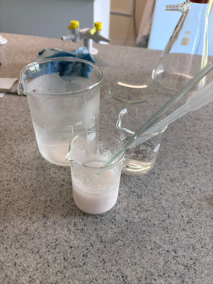 olga_izo184's tweet photo. [Check out this cool ether reaction experiment! Super fascinating chemistry moment.]， https://t.co/CVu3gmtlIP