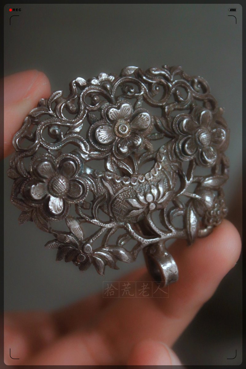 vrmlind759's tweet photo. [I hold a delicate handicraft with a precise title, its angular form filling every corner of my palm. ]， https://t.co/B8YY0ec6RH