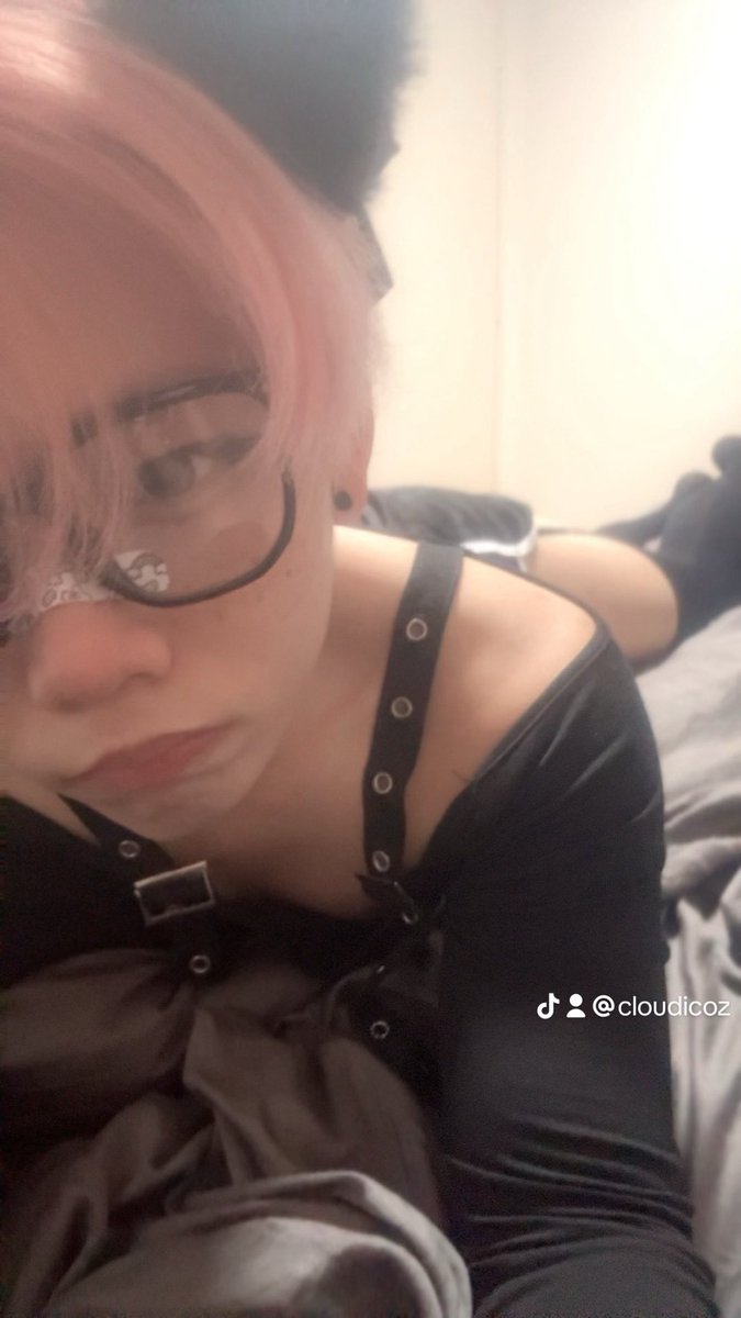 cloudicoz's tweet photo. might delete ts later chat

#femboy #catboy #twink https://t.co/mIxlohmR9O