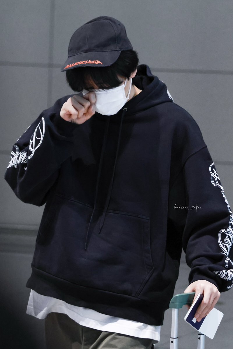 haeiee_cake's tweet photo. 261003 ICN 출발

#은혁 #EUNHYUK https://t.co/4h9ASiuy5a