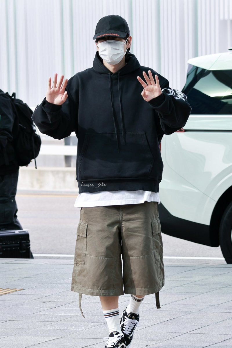 haeiee_cake's tweet photo. 261003 ICN 출발

#은혁 #EUNHYUK https://t.co/4h9ASiuy5a