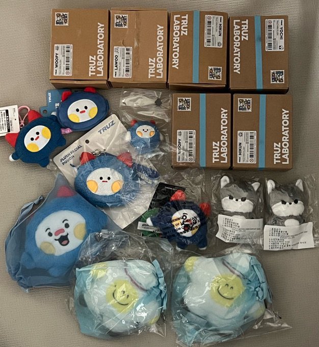 T3Bq1s's tweet photo. 트루즈 트레저 인형 양도
쩡냥이 
훈믕이 

미니니 미니미니니 스낵 동전지갑
칠리 로미 히쿤 라우 우피 포동 요치 루루

미개봉(unopened)or 외출 1번

🩵가격 제시 dm

Truz lawoo lulu woopy podong yochi hikun romy linefriends 현석 지훈 아사히 윤재혁 하루토 박정우 요시 소정환 트레저 라인 https://t.co/vhmbgnh9Sx