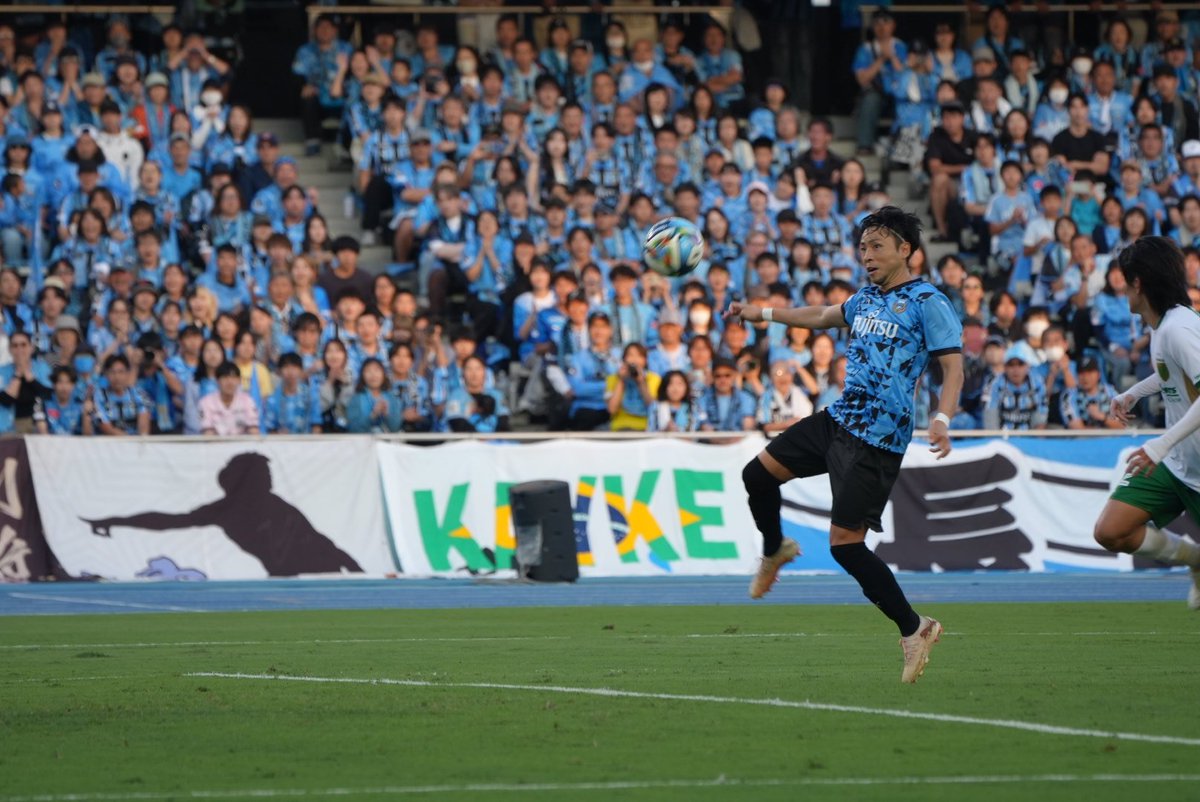 akira111116's tweet photo. 最高すぎる。
これを観るために来た！
#小林悠
#frontale https://t.co/bEGIrbYEhB