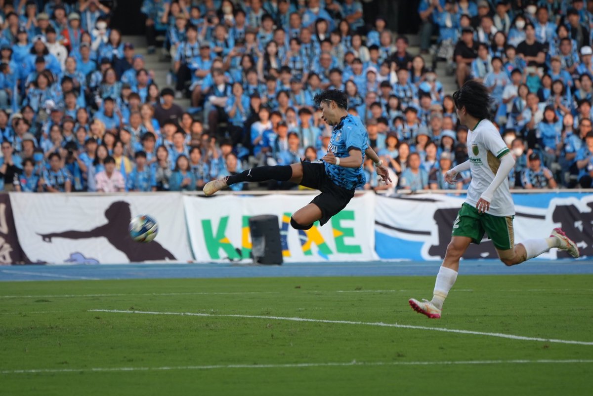 akira111116's tweet photo. 最高すぎる。
これを観るために来た！
#小林悠
#frontale https://t.co/bEGIrbYEhB