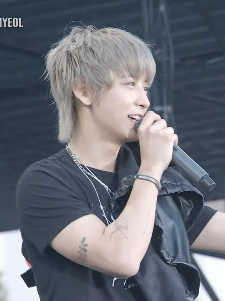 cherryyyeolie's tweet photo. He’s been planning this tattoo for 2 years😭😭 back then, he’s already decided the placement but not sure what to put yet🥹 https://t.co/yIVY0FdV1J
