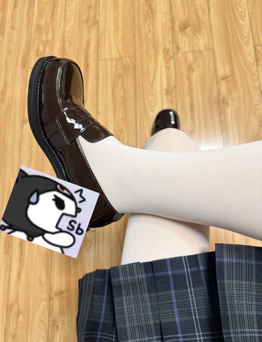 rainv5a's tweet photo. 没礼貌的小狗 可以被我踹死了
#白丝 #小皮鞋 #女大 #祖宗 #制服 #皮鞋控 https://t.co/ZV4GSDZg3T