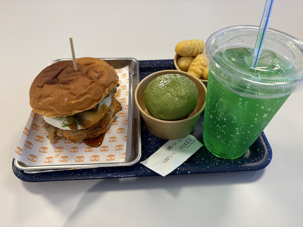 kchan_SMGK's tweet photo. はてなバーガー食べに行った( 'ω')b https://t.co/OIP9GXpDlX