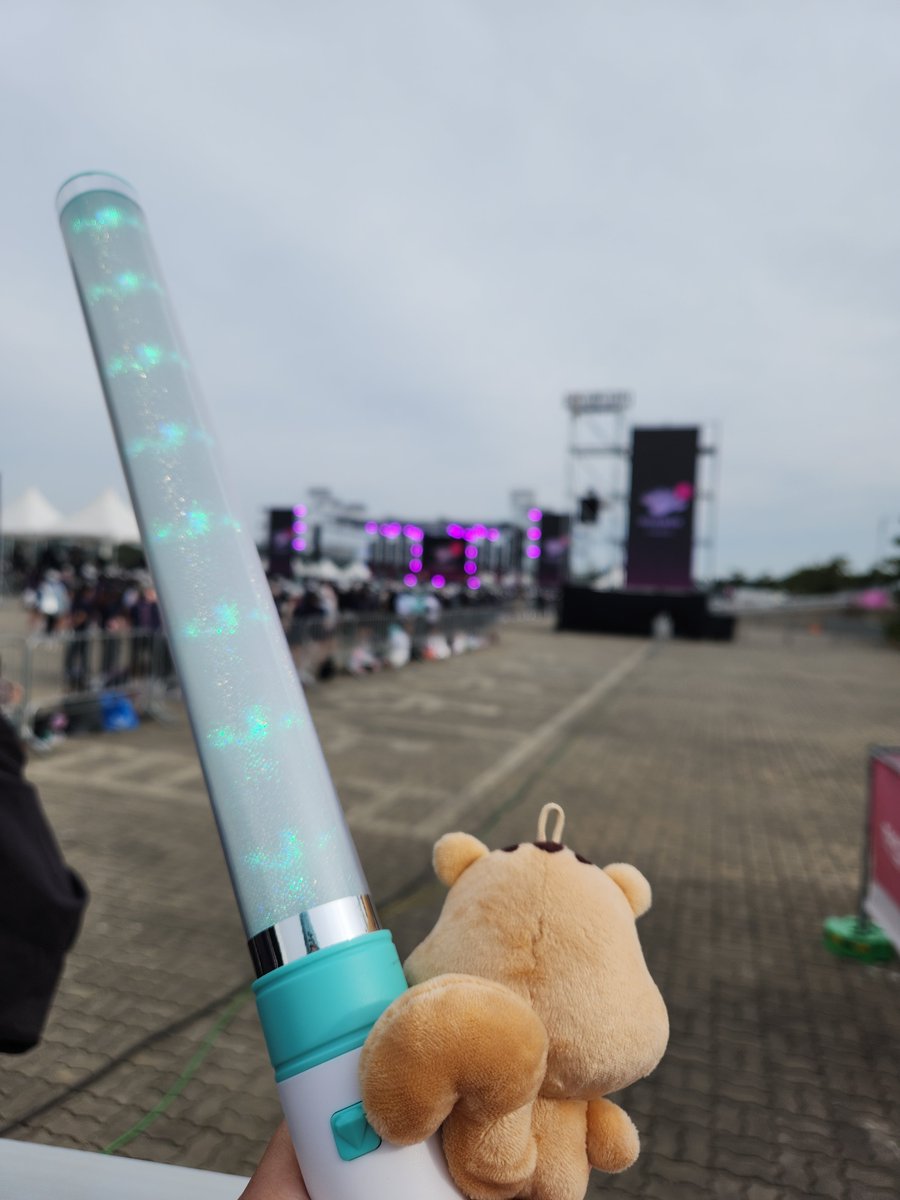 s05250525's tweet photo. 날씨 너무너무 괜찮은날 미농이 덕분에 지이이짜 재밌게 놀았어 !!! 🐿 
2027년에도 또 하자 🫶🔥 https://t.co/IvttHonXxm