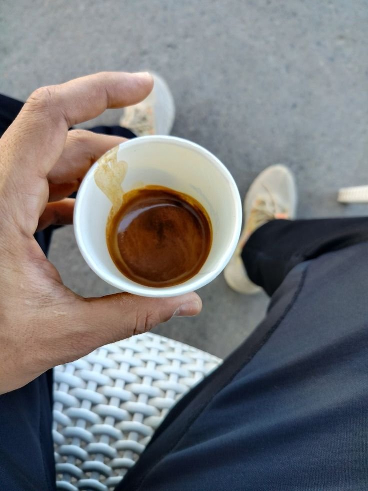 x213i's tweet photo. أحياناً نكون نظرة خاطئة عن بعض الاشخاص عندما نراهم من بعيد ... وعندما نقترب منهم يلمسنا طِيب قلوبهم وبشاشتهم وخفة دمهم نرتح معهم بشكل رهيب يأسر قلوبنا .. وقتها نتحصر على نظرتنا المسبقة التي كانت عنهم ونتمنى لو عرفناهم زمن طويل #ادم https://t.co/VAklaMxTJN