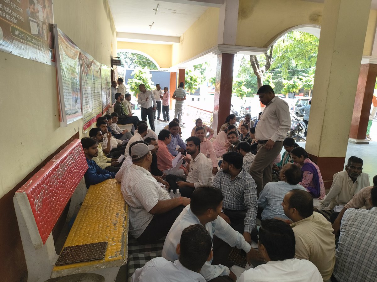 MeanIdrisi's tweet photo. #लेखपाल_की_मांग 
#लेखपाल_की_जायज_मांगे https://t.co/MmQWkYtW7D