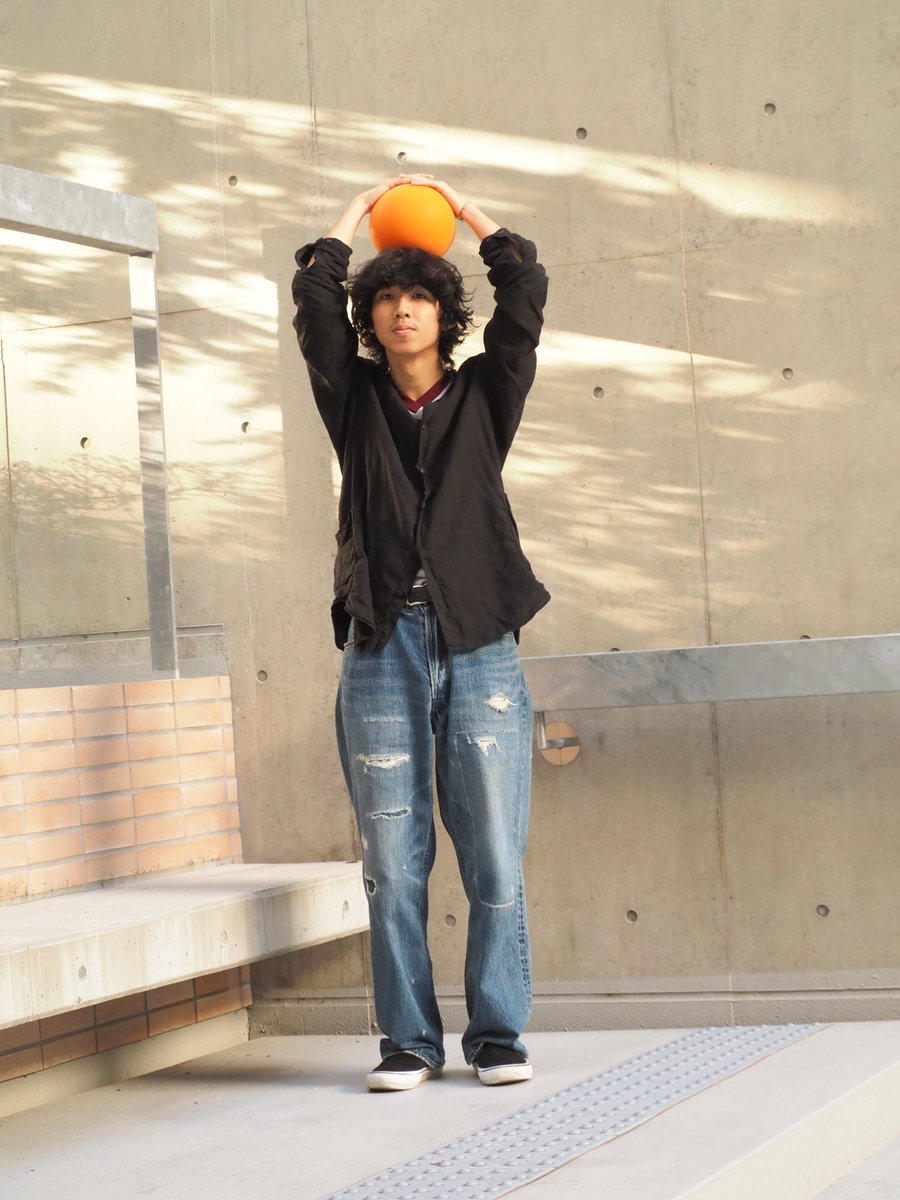 louisroom_drama's tweet photo. 【スタッフ紹介】

堺健太朗/衣装小道具

「意気込みとかとくに無いのですが、窪みに落ち込んだら家だった、ということもあり得ます。総体としてみてやってください。こっくり。」 https://t.co/OVIuUQYdGN