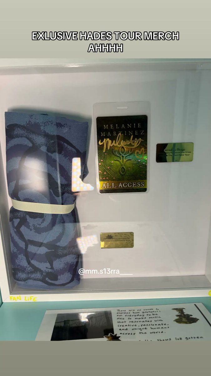 LlVlNGDECEASED's tweet photo. Closer look at the exclusive Fan Life Spotify x Melanie Martinez locker (which includes: a jacket, signed lanyard, tour shirt, letter written by Melanie) that was sent to the chosen fans on TikTok. 💖

📸: mm.sierra_ on Instagram / mm.s13rra____ on TikTok https://t.co/Uv8PD0m7ZA