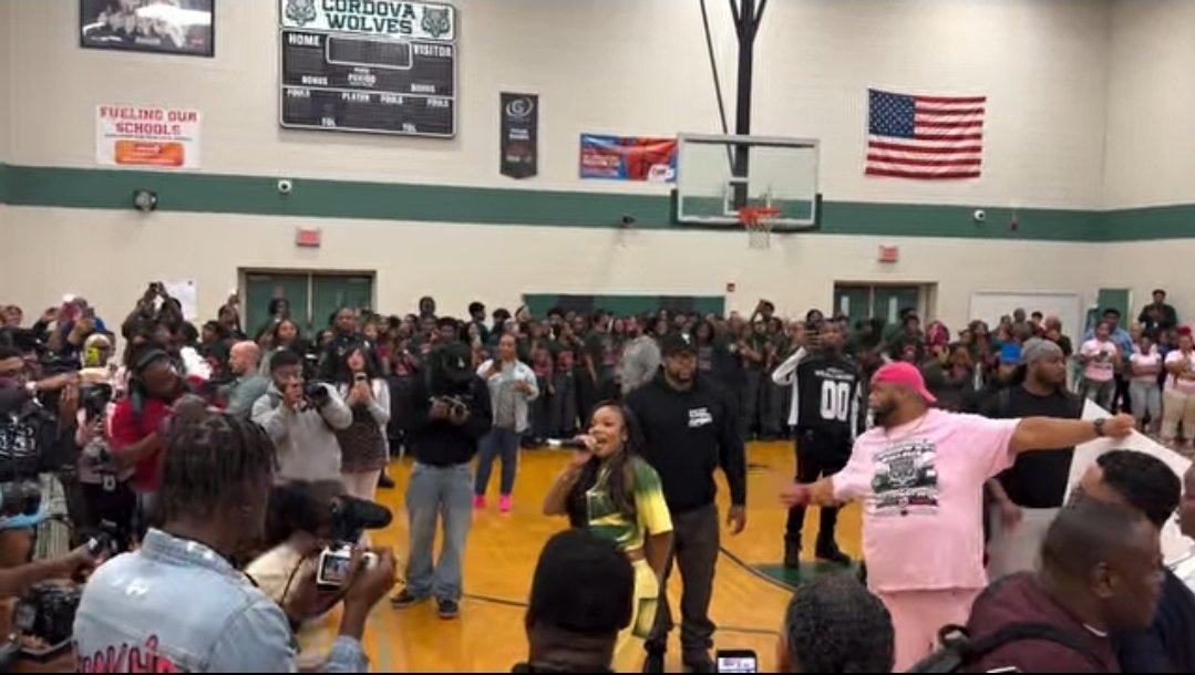 CordovaWolvesFB's tweet photo. !
#WolfpackForLife
#CordovaWolfpackFootball
#GreenandBlackAttack
#WolfpackPride
#Wolfpack4Life
#RunningWithThePack
#EnterTheArena
#OnTheProwl
#NeverWalkAlone
#LeaveYourMark
#SomethingToHowlAbout
#CordovaHighSchoolTennessee
#WP4L
#2026Season https://t.co/sMPfqebIz4