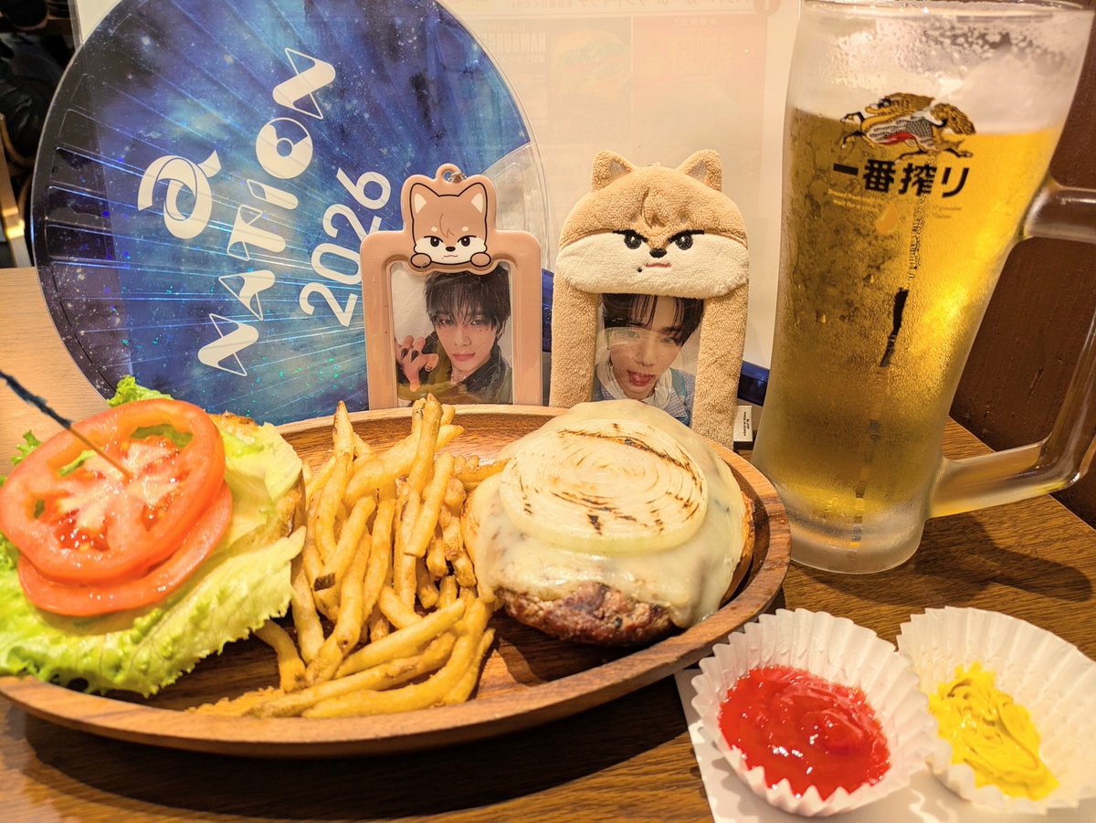 daisukiSOGEON's tweet photo. 会場から出てひとりでランチ？
朝から食べてないから食欲が😆
NEXZカッコ良かったね〜〜🤩
#NEXZ #NEX2Y https://t.co/XBohHSR4z0