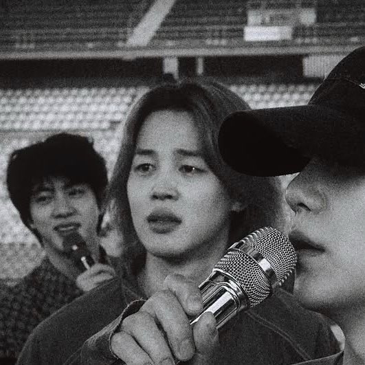 Minkookearn4's tweet photo. ผมเห็นกล้องไม่ได้ชอบทำหน้าตลกใส่ เริ่มเชื่อแล้วนะ55555555555555555555 https://t.co/hQs5WQjtmc
