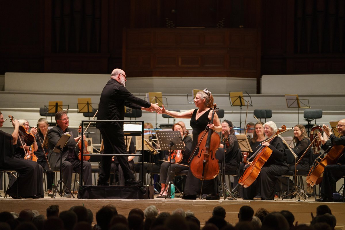 whitefootimages's tweet photo. The English Symphony Orchestra performed a  programme of Sibelius, Mendelssohn, Dvorak, Smetana and Smyth. Zeb Soanes (classic fm) explained each piece as we progressed through the evening. Kenneth Woods, conductor took charge with Joely Koos playing her cello as soloist. https://t.co/pICllhtjFW