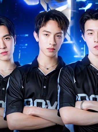 bloominmyblue's tweet photo. 2025 vs 2026 ปีนี้อัพเกรดได้เป็นกัปตันทีมด้วย เกมเมอร์หล่อ ๆ ของเก๊า 🥺⭐️ https://t.co/TJNwOD4f9m