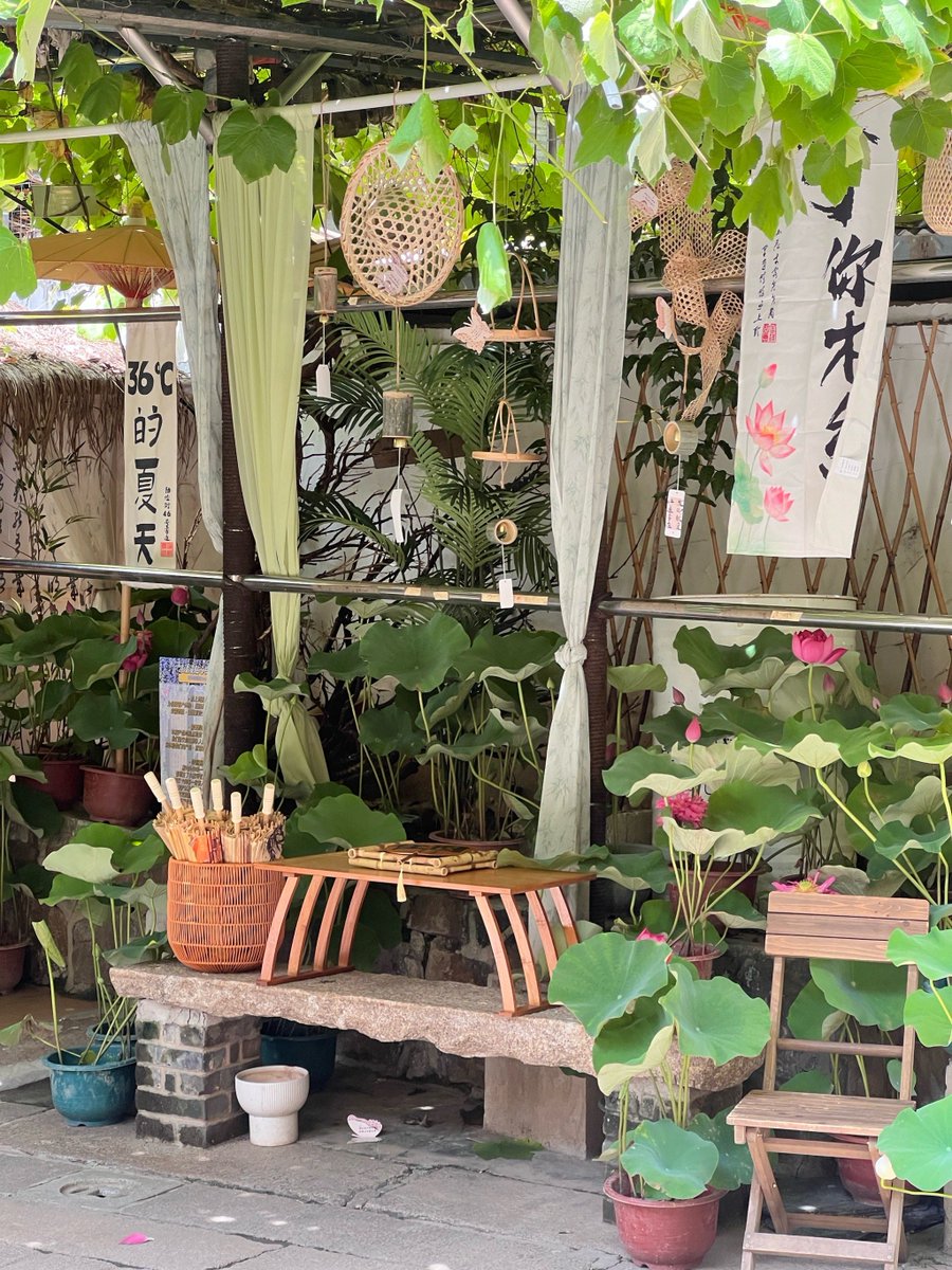 mmoo732's tweet photo. [Today I found hidden "藕狙彼家" vibe in a cozy old shop! Sweet and totally unique~]， https://t.co/T4VDhvVilR