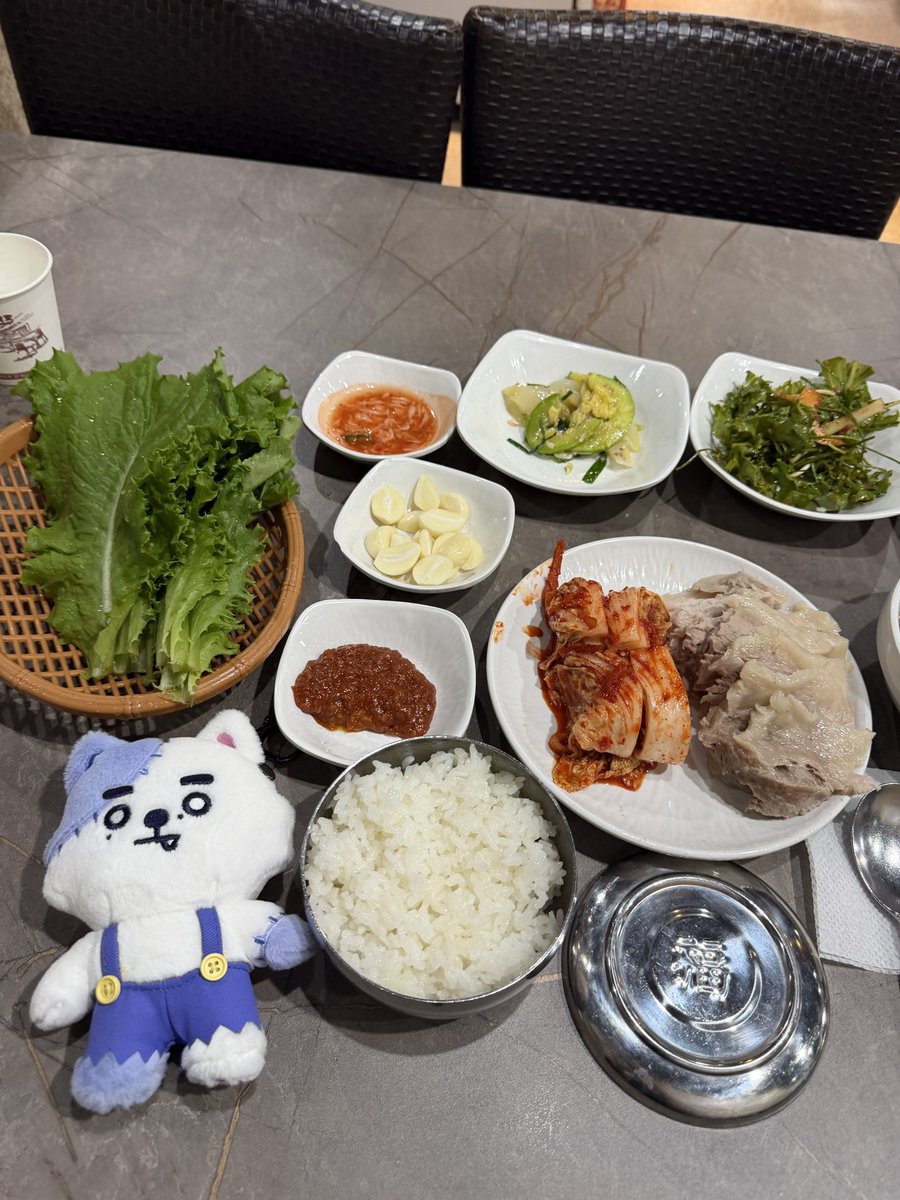 dododoyouever's tweet photo. ポッサムもスタバのグレープフルーツハニーブラックティーも安定においしいし全然帰りたくない🙂 https://t.co/d4n9q8OBgl