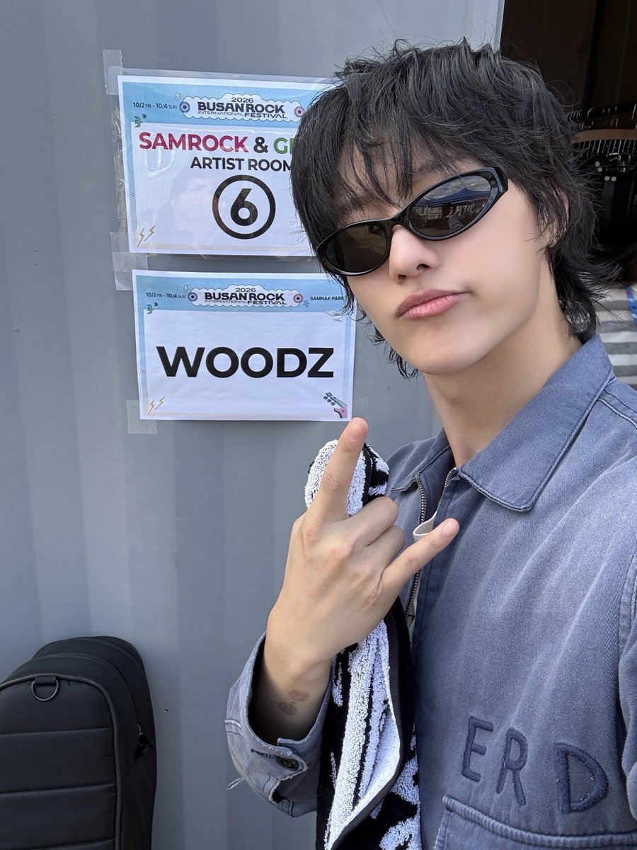 c_woodzofficial's tweet photo. [📷]
261003 부산 국제 록 페스티벌

키 많이 크고 무즈 맘을 많이 이해해 주는
페스티벌에서 비행 말아주는 그런 남자💍

바람도 시원하게 부는 10월의 첫 주말
승연이랑 페스티벌에서 놀기 딱 좋았던 날🤘

#WOODZ #우즈 
#2026부산국제록페스티벌 https://t.co/DnOEsaCbca