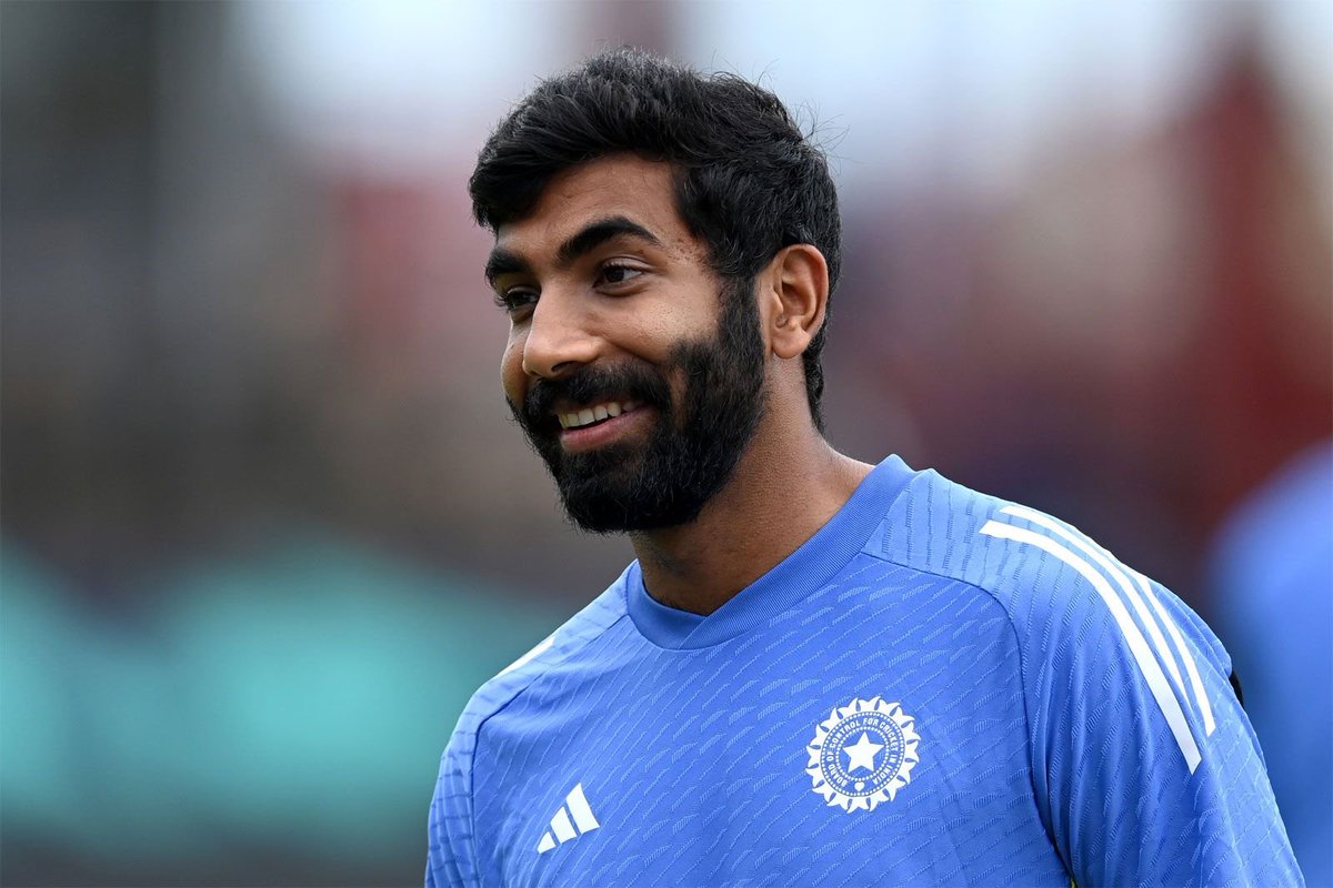 SelflessCricket's tweet photo. Don't know who the Ronaldo of cricket is, but the Messi of cricket is definitely Jasprit Bumrah. 🐐 https://t.co/HFXbUl59QG