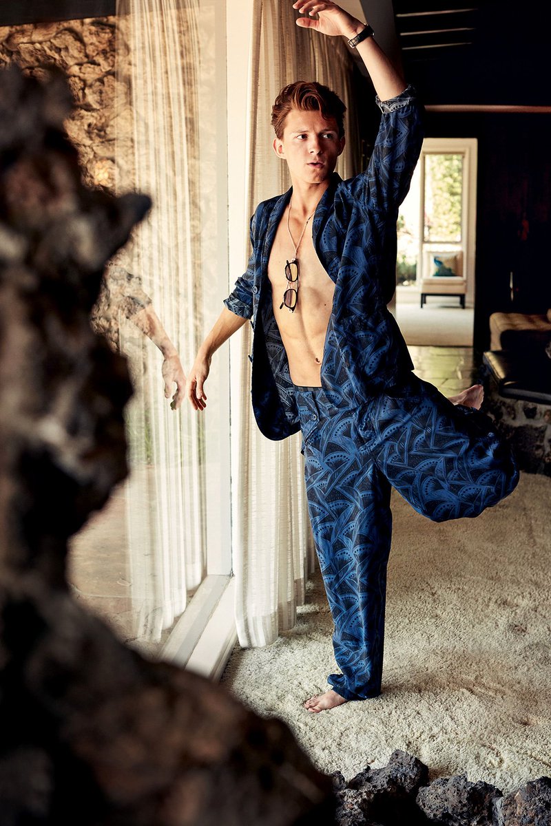 01vael's tweet photo. he looks soo good in blue https://t.co/uaYGWs3Eik