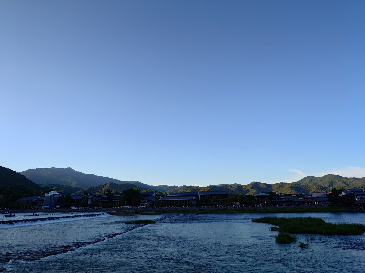 mimic007's tweet photo. 今日も秋晴れ
雲がないのもさみしいなあ

あれば疎し
なければ寂し
人の世は https://t.co/3KDQnMwikH